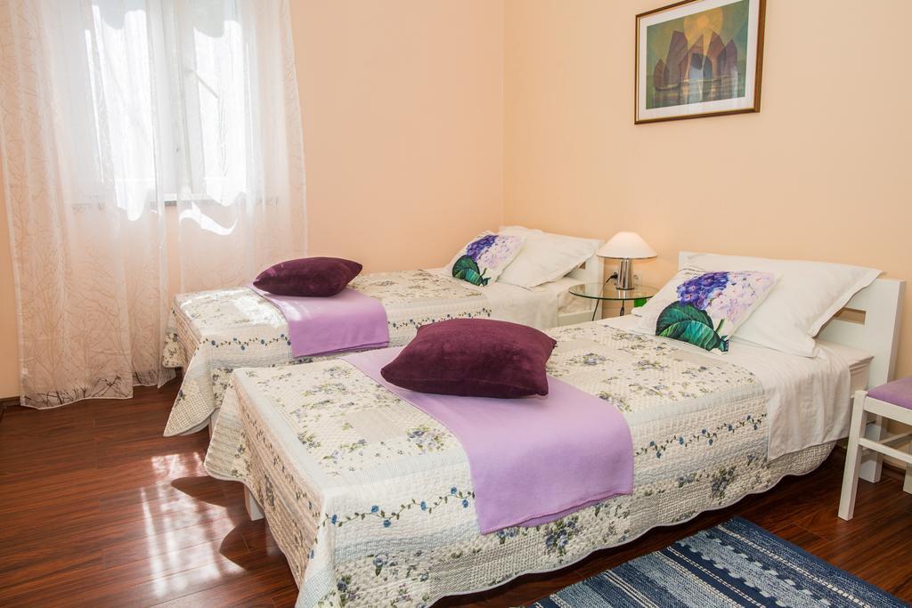 Holiday Home Arboretum Шибеник Экстерьер фото