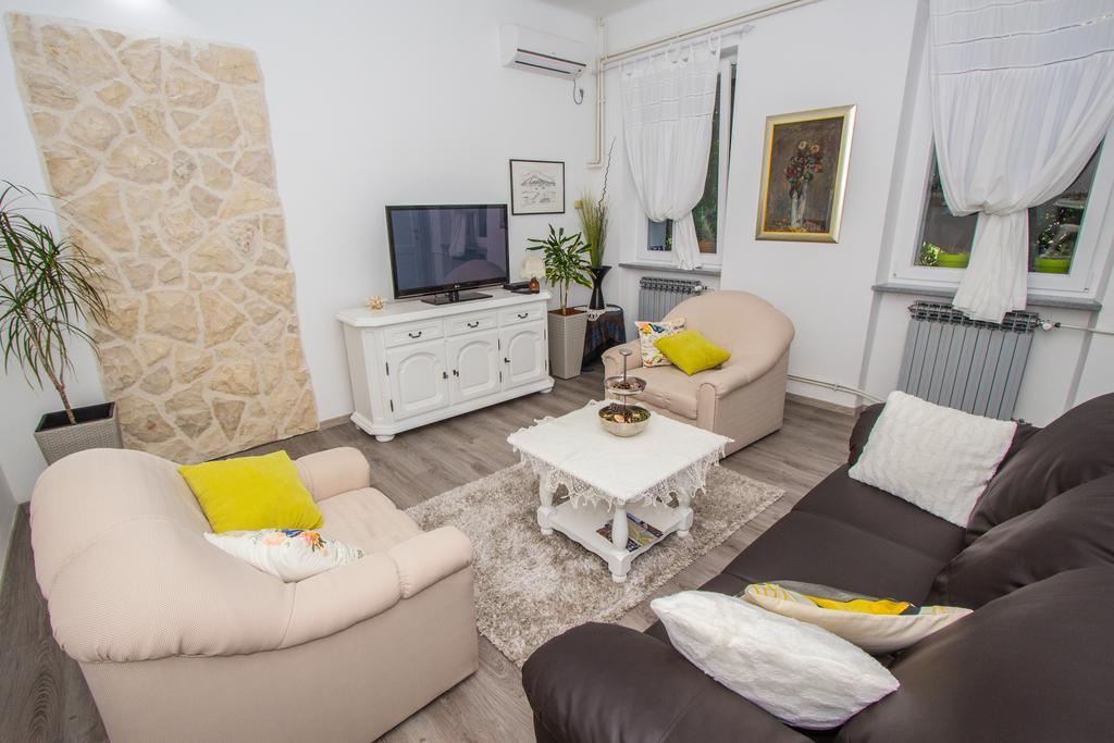 Holiday Home Arboretum Шибеник Экстерьер фото