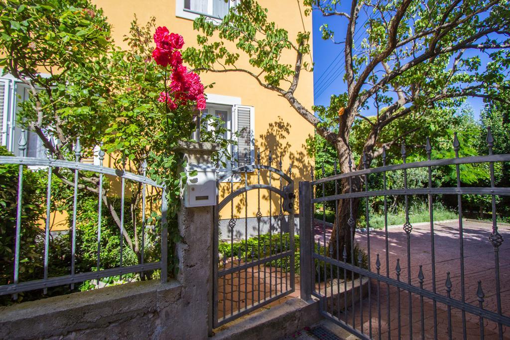 Holiday Home Arboretum Шибеник Экстерьер фото